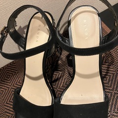 ウエッジソール【黒サンダル】の画像