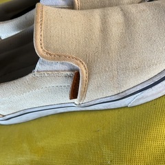 GRAVIS ベージュ スリッポンスニーカーの画像