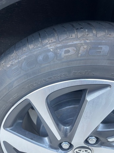 トヨタ　アクアクロスオーバー　純正ホイール　4本セット　185/60r16  