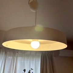 白い照明　状態◎の画像