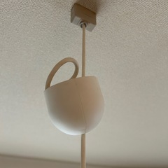 白い照明　状態◎の画像