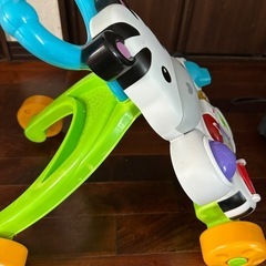 カタカタ　赤ちゃんのおもちゃ　うしの手押し車の画像