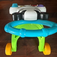 カタカタ　赤ちゃんのおもちゃ　うしの手押し車の画像