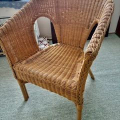 ラタンチェアの画像