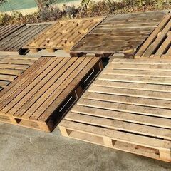 受付止中】木製パレット 不揃い 破損 汚れ 腐食 有りの画像