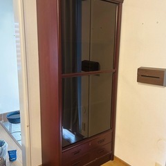 11/30まで マホガニー本棚　ガラス扉の画像