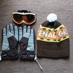 〈一回のみ使用〉スキーウェアレディスM ゴーグル帽子グローブもセットで⛷️の画像