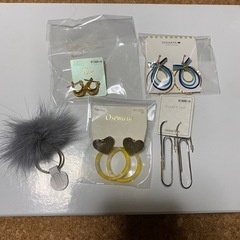 新品未使用ピアスとリングの画像