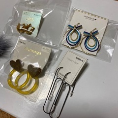 新品未使用ピアスとリングの画像