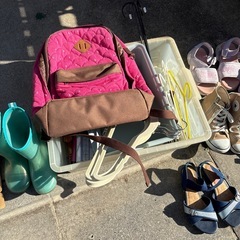 子ども　靴　ハンガー　カバンの画像