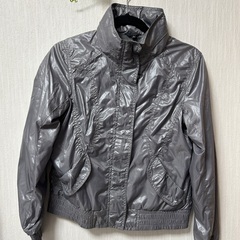 UNIQLO ショート丈薄手ジャケット　Lサイズ　美品！ フルジップ 軽量グレーの画像