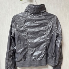 UNIQLO ショート丈薄手ジャケット　Lサイズ　美品！ フルジップ 軽量グレーの画像