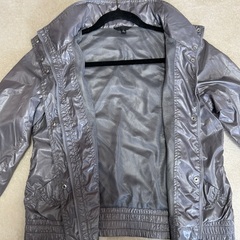UNIQLO ショート丈薄手ジャケット　Lサイズ　美品！ フルジップ 軽量グレーの画像