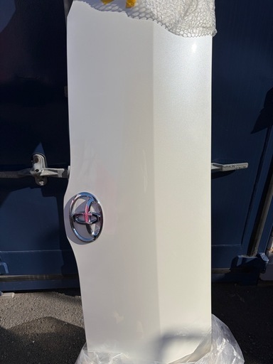 美品 ハイエース200系ナロー 新車外しボンネット パールホワイト