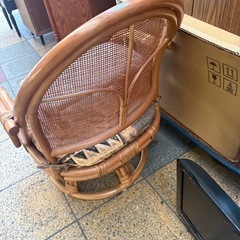 籐製　
座椅子　ラダン　回転椅子の画像