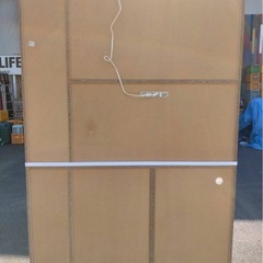 キッチンボード　食器棚の画像
