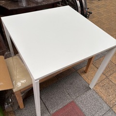 ニトリ　ダイニングテーブル　幅75cm  天板抗熱処理の画像