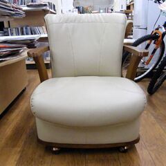 ③ダイニングチェア キャスター付き 両肘付き リビングチェア 椅子 イス 札幌市 厚別区の画像