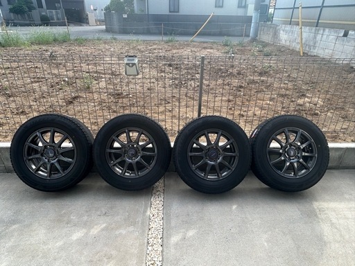 スタッドレスタイヤ205/65R15ブリザック