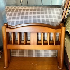 ベッドフレームの画像