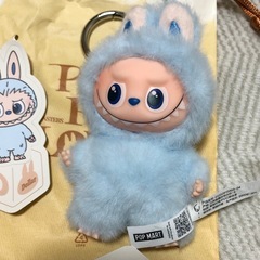 ラブブ イニシャル ぬいぐるみ ペンダント Dの画像