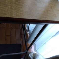 机　テーブルの画像