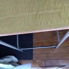 机　テーブルの画像