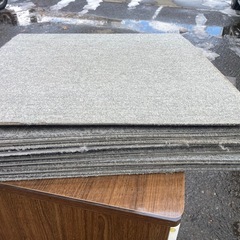 あげます　タイツカーペット　中古の画像