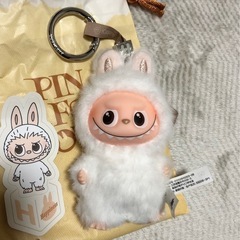 ラブブ イニシャル ぬいぐるみペンダントHの画像