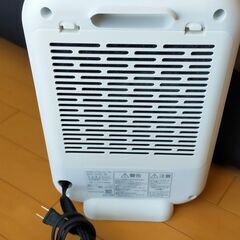 アイリスオーヤマ_人感センサー付き_セラミックファンヒーター_JCH-127D-W の画像