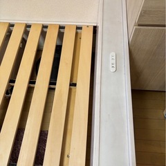 宮付きシングルベッド コンセント2口付きの画像