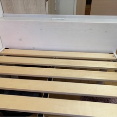 宮付きシングルベッド コンセント2口付きの画像