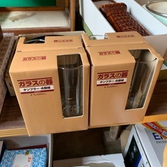 昔のうちわ、マグカップ、コップ、お皿の画像