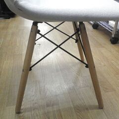 シェルチェア グレー 幅47㎝ 1人掛け ダイニングチェア 布張り 北欧 カフェ風 西岡店の画像