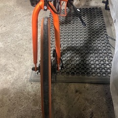 美品！【アウディ 軽量アルミ折りたたみ自転車 20インチ/7段変速 ディスクブレーキ】すぐお乗り頂けます！一部地域送料無料！防犯登録別途600円（必須）の画像