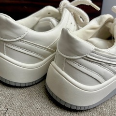 新品　スニーカー　サイズ　25cmの画像