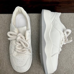 新品　スニーカー　サイズ　25cmの画像