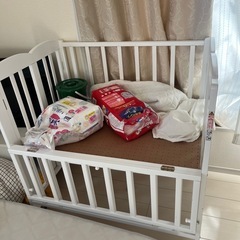 ベビーベッドの画像