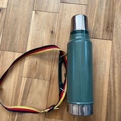 スタンレー　水筒　1リットル
の画像