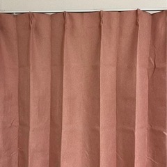カーテン（ローズピンク系）の画像