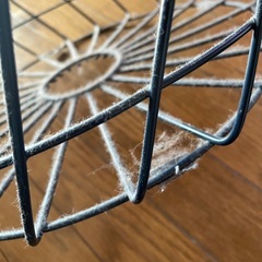 引き取りのみ。無料ホコリあり。汚れあり！インテリア机の画像