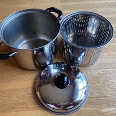 【手渡し限定】中古品　台所用品　野菜盛りかご　パスタポット　アルミ製鍋 いろり鍋　水筒　ケトル　ボール　ざる　シンク水切り　ワインオープナー　親子丼鍋まとめてになります。の画像