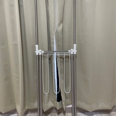 物干しラックの画像