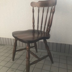 キツツキマーク　　椅子の画像