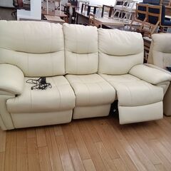 ★リユースのサカイつくば店★TK7352  電動3人掛けソファ ホワイト H97×D80×W198 クリーニング済みの画像