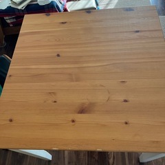 IKEA ダイニングテーブル　LERHAMNの画像