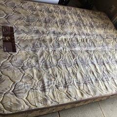 ダブルベッドマットレスの画像