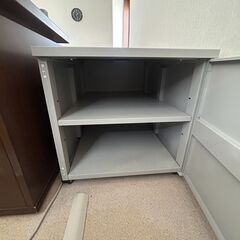 スチールキャビネット（扉開閉式）横55.5×縦55×奥行74／収納棚の画像