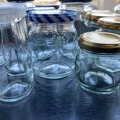 空き瓶20個、プラスチック容器9個の画像