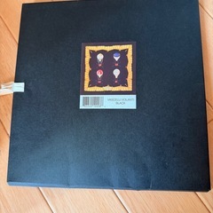 新品 BVLGARIの気球柄大判スカーフ。 新品未使用品。の画像